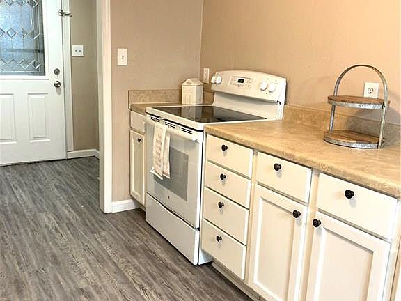5th image of 1813 E Lindsey St APT 3