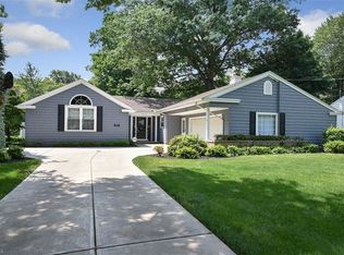 30007 Winsor Dr, Bay Village, OH