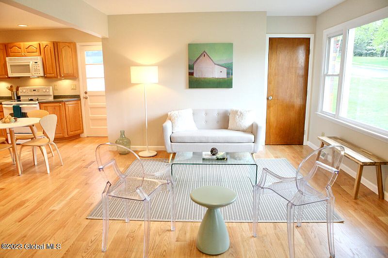 2nd image of 42 Hendrick Avenue