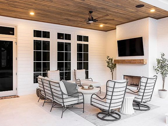 4th image of 129 Belle Vie Estates Ct