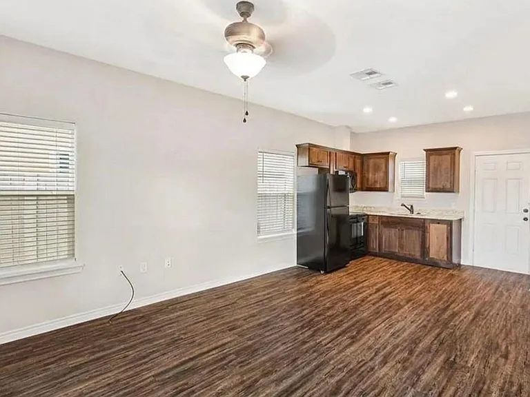 2108 Cavitt Ave #A — Photo 2