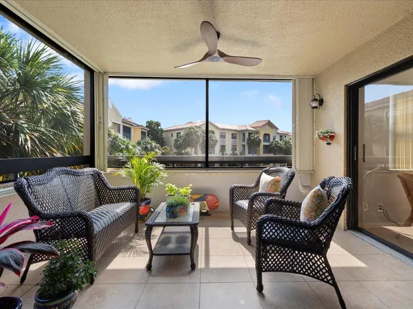 700 Uno Lago Drive #305, Juno Beach, FL 33408