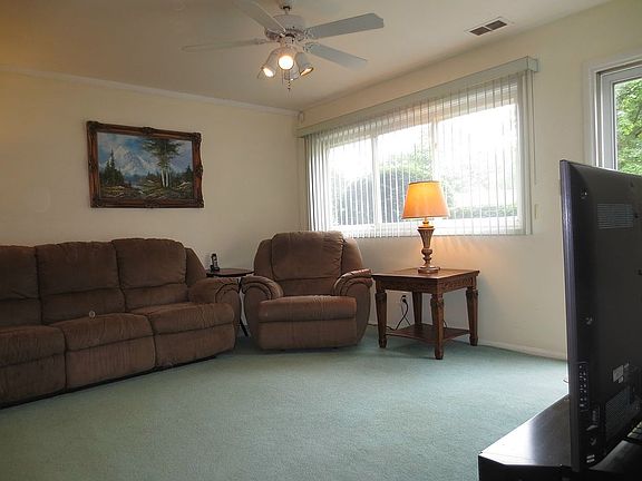 3rd image of 174 Cozad Dr