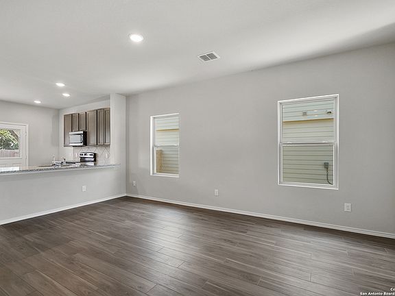 3rd image of 9418 Graze Land Dr