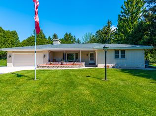 4690 Columbia Rd, Cedarburg, WI 53012