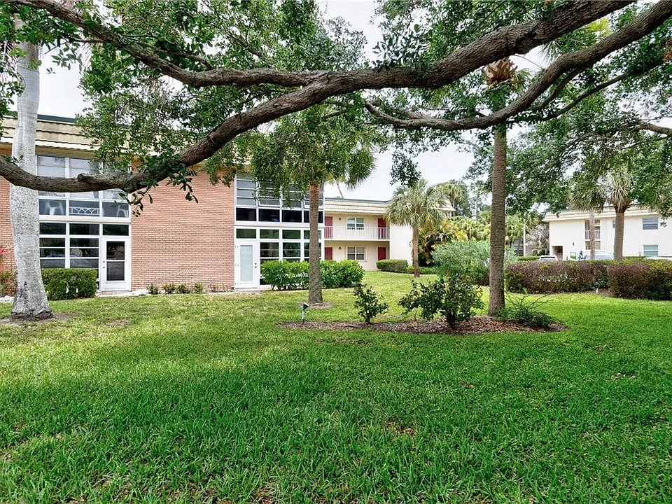 5 Vista Gardens Trl #202