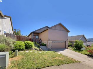 1037 Ruby Clair Dr, Creswell, OR 97426