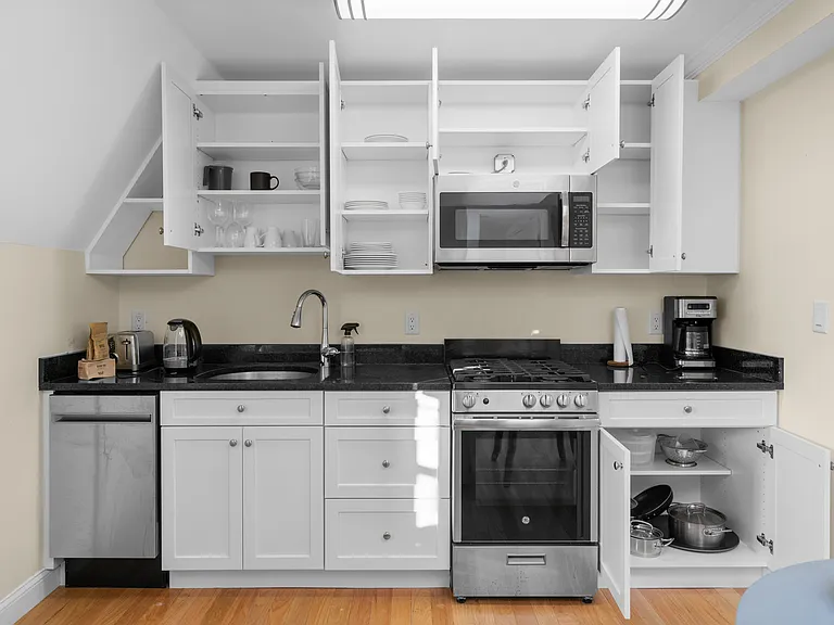 124 Commonwealth Ave #4 — Photo 12