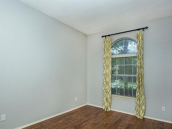 3rd image of 7243 Juniper Dr