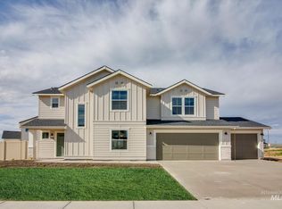 910 SW Accipiter Pl, Mountain Home, ID 83647