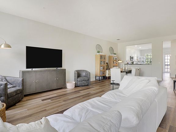 3rd image of 425 Greenwich Circle #203