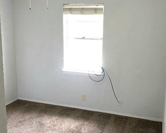 4th image of 517 NW 22nd St