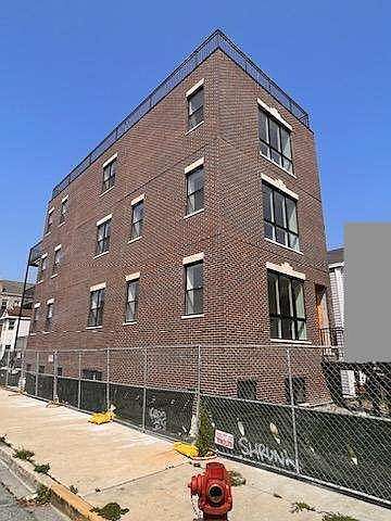 2nd image of 1624 S Carpenter St Unit 2