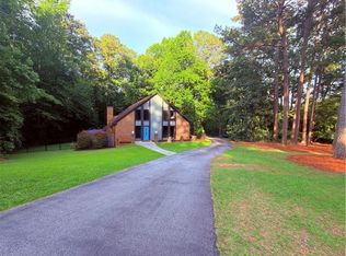 1605 Saint Tropez Way, Sandy Springs, GA 30350
