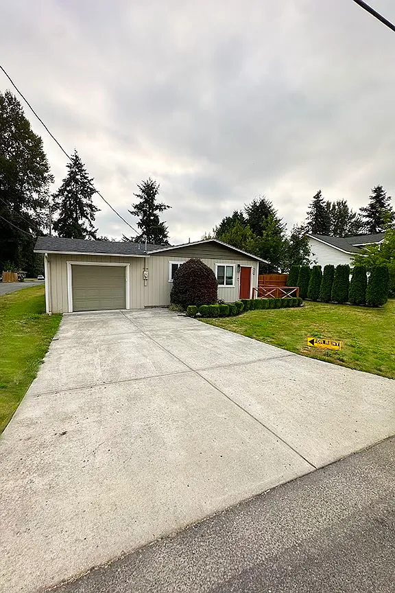 3 bed, 1200 sqft, $1,995 — Photo 1
