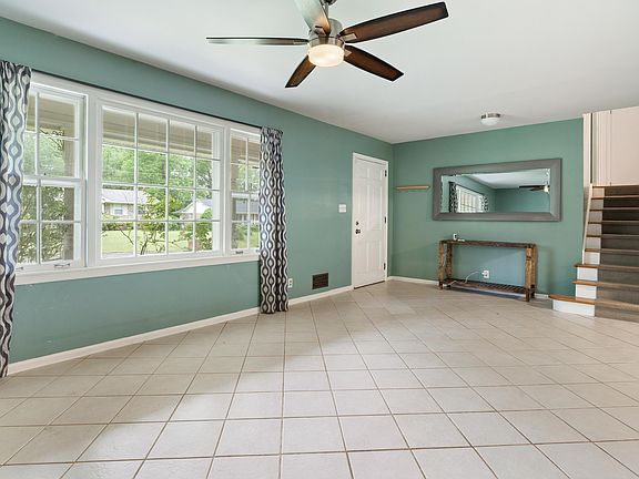 4th image of 641 Shadywood Dr