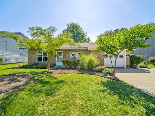 284 Plymouth Rd, Eastlake, OH 44095