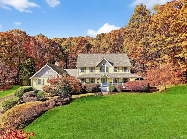 9 Apple Summit, Lagrangeville, NY 12540