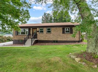 1112 Curve Rd, Pearisburg, VA 24134