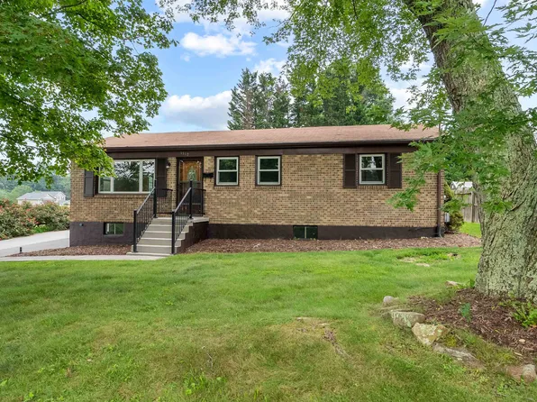 1112 Curve Rd, Pearisburg, VA 24134