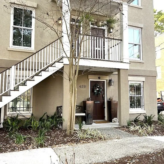 429 Montgomery St #A — Photo 2