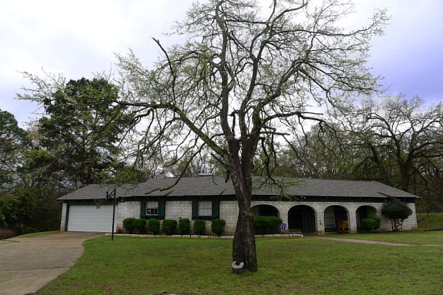 1st image of 212 Stephanie Dr