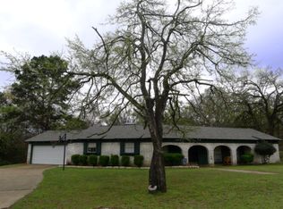 212 Stephanie Dr, Palestine, TX 75803