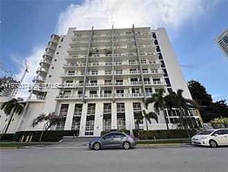3rd image of 444 NE 30th St #33137