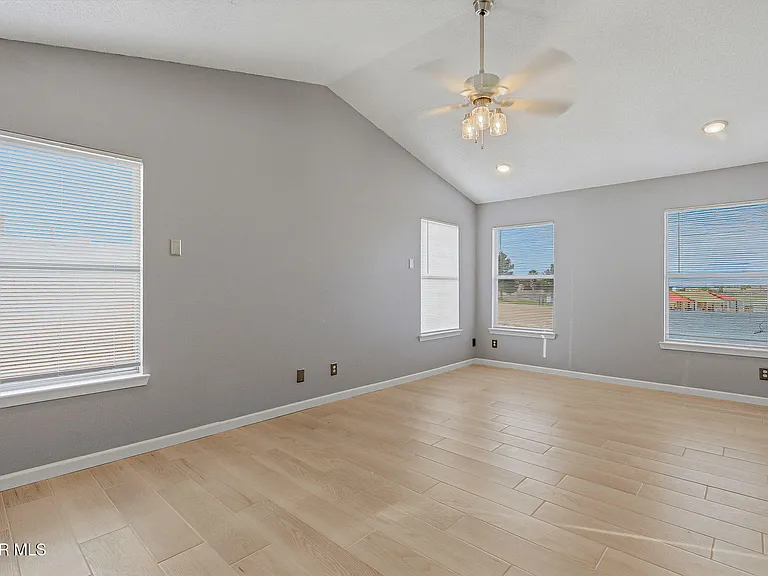 12325 Tierra Bella Dr — Photo 20