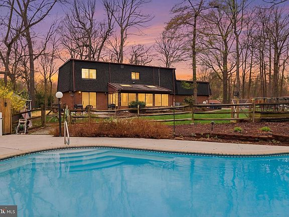 2nd image of 3413 Englemeade Rd