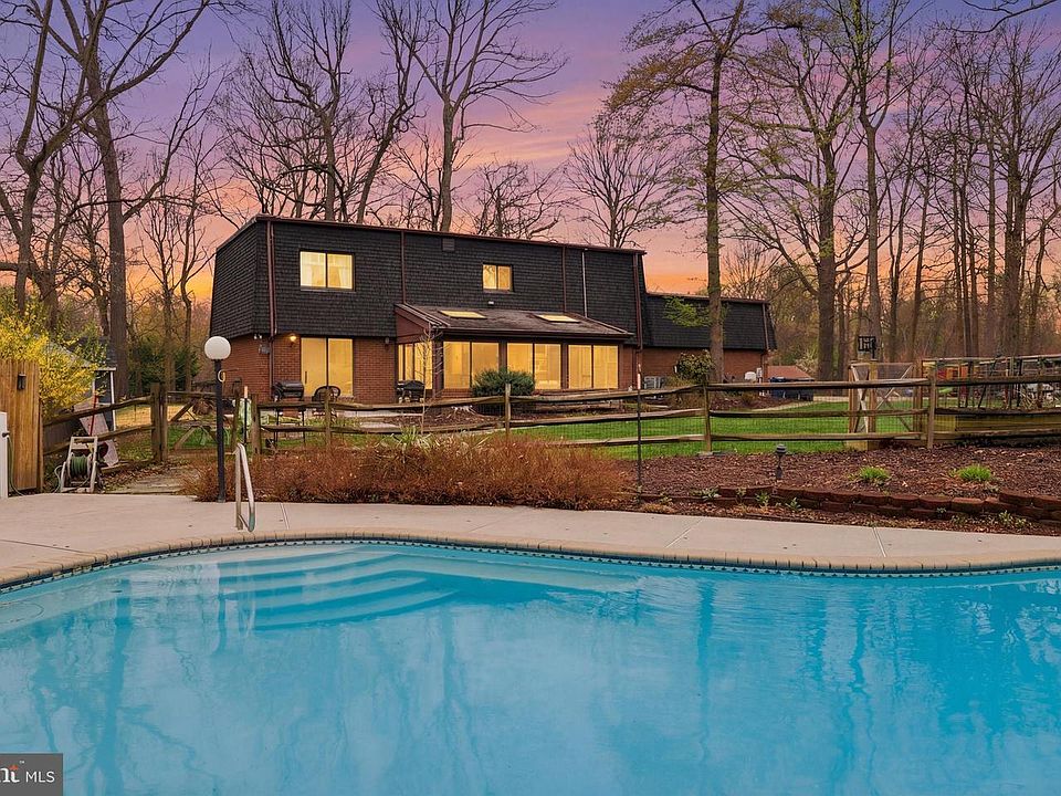 1st image of 3413 Englemeade Rd