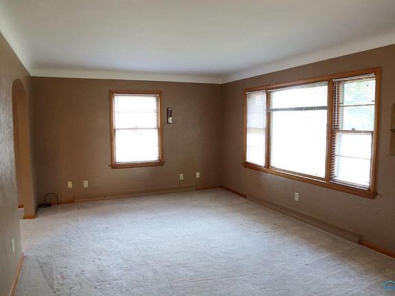 5th image of 931 Wilson Dr