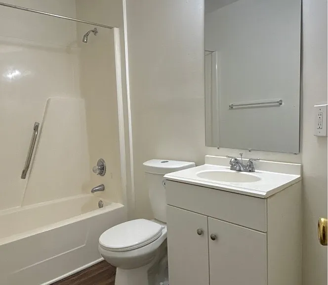 1122 Southwood Dr #3 — Photo 12