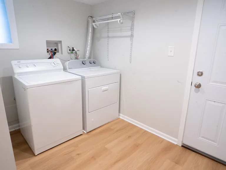 2115 W Berteau Ave #G — Photo 13
