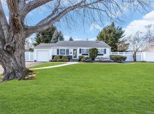 114 Lowell Rd, Sayville, NY 11782