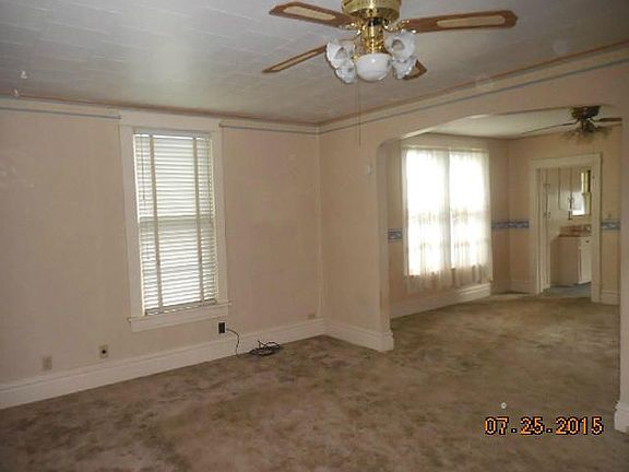 3rd image of 304 Brown St