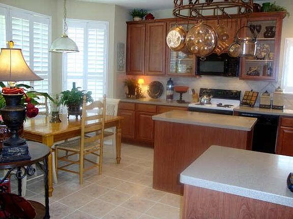 5th image of 518 Briaroaks Dr