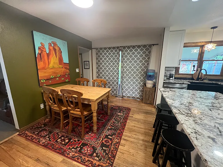 305 Mesa Dr — Photo 8