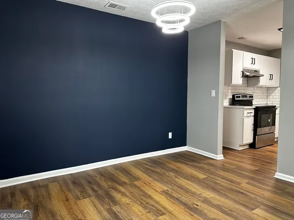 9302 Fairington Ridge Cir, Lithonia, GA 30038