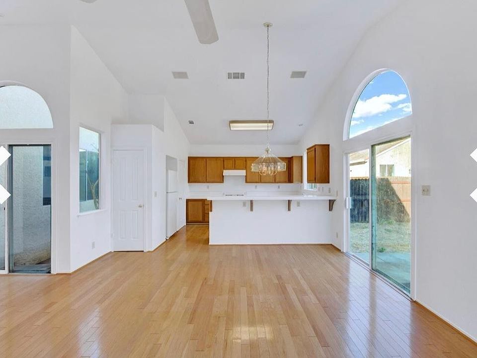 1st image of 791 Clifton Way