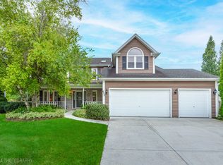 620 Canyon Ln, Elgin, IL 60123