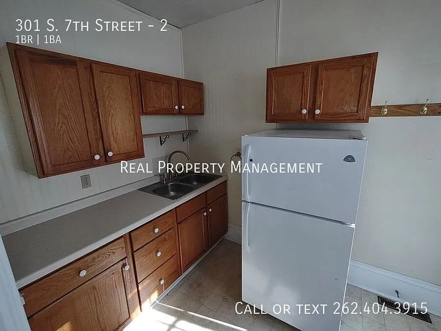 One Bedroom Lower — Photo 2