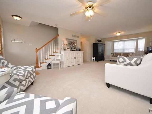 5th image of 11 Fawn View Ln