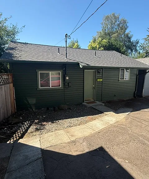 3816 SE Woodward St — Photo 1
