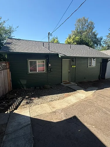 3816 SE Woodward St Photo 1
