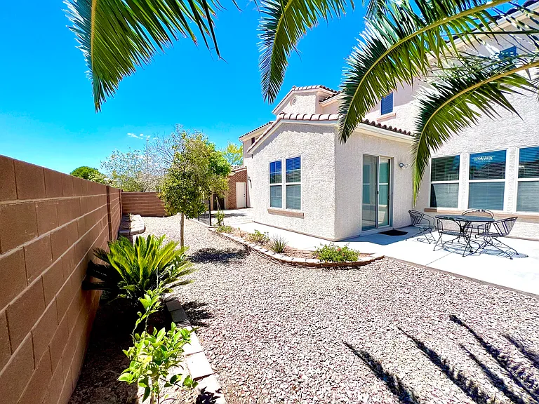 7140 Charter Crest St — Photo 86