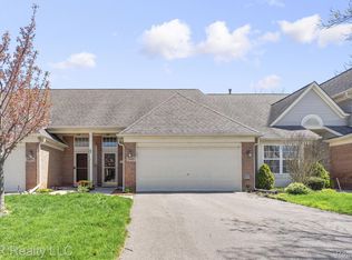 5485 Greenway Dr #81, Trenton, MI