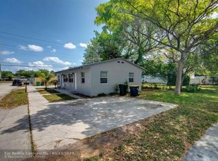 401 SW 4th Ter, Dania, FL 33004