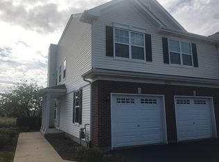 1327 W Creekside Dr, Romeoville, IL 60446