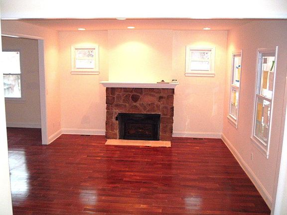 Spacious living room & direct vent gas fireplace